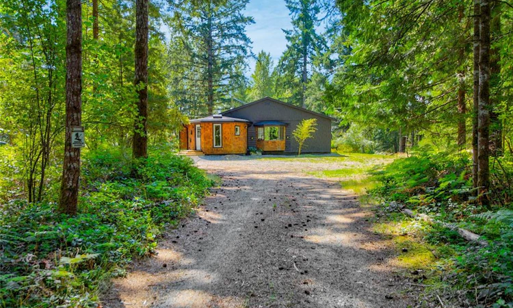 3569 Macaulay Road