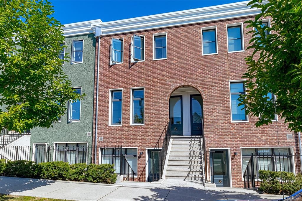 21-230 Wilson Street, Victoria, BC, V9A 3G2