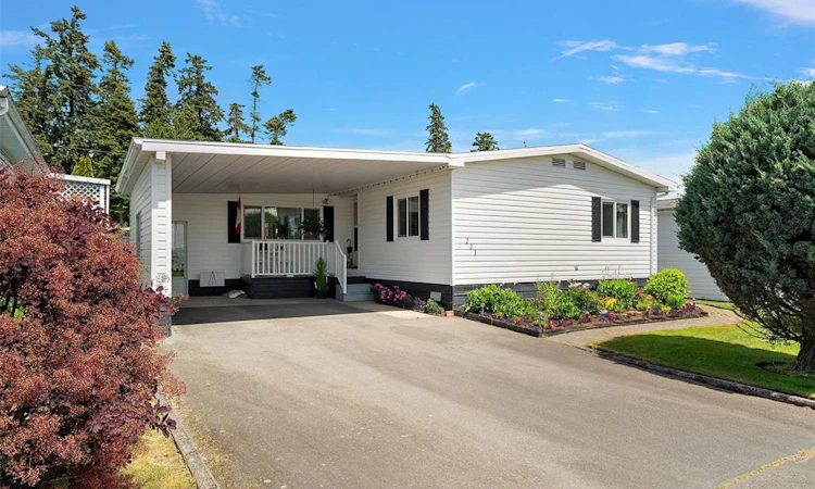 111-7701 Central Saanich Road