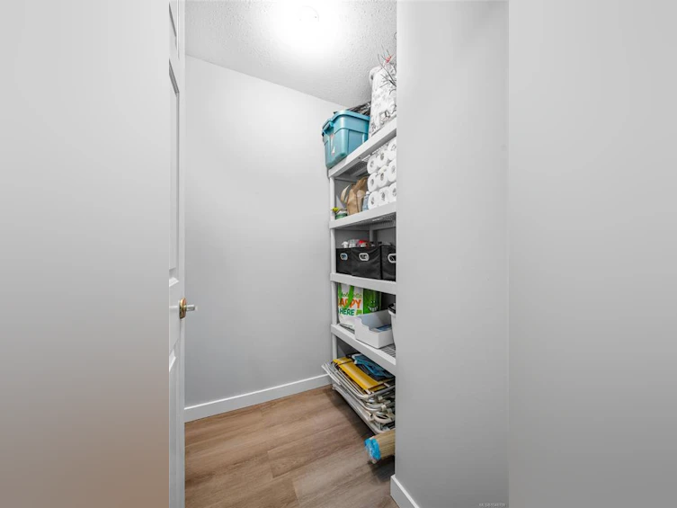 101-10431 Resthaven Drive, Sidney, BC, V8L 3H6 - 37