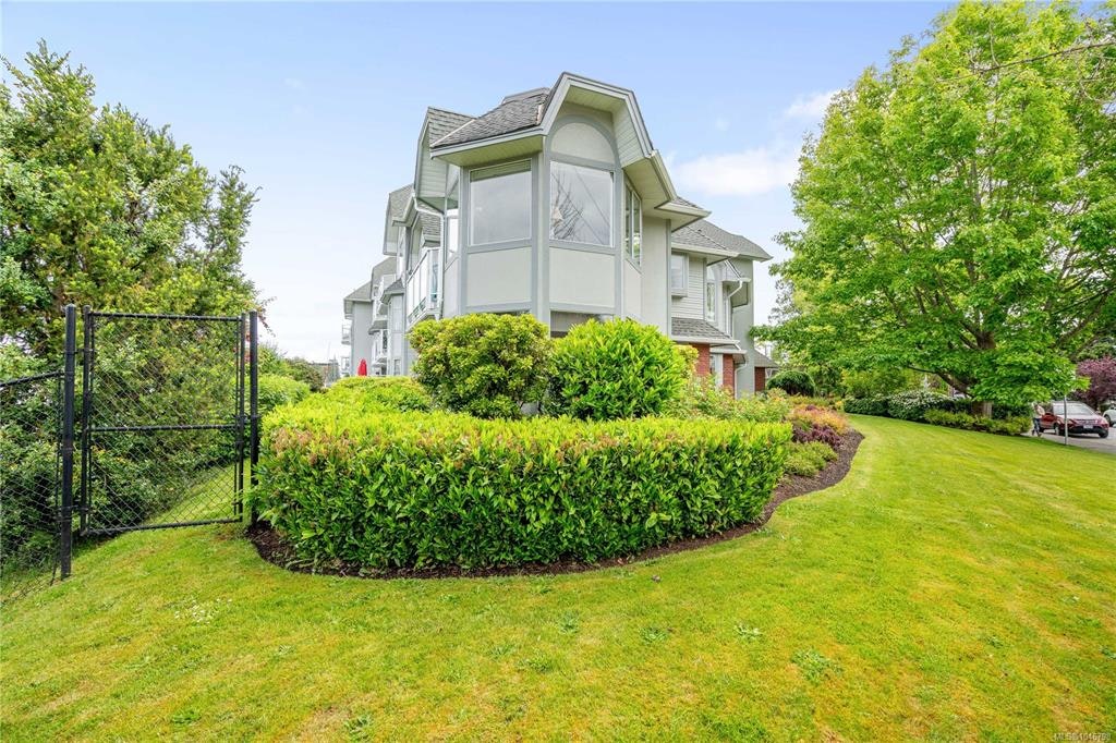101-10431 Resthaven Drive, Sidney, BC, V8L 3H6 - 20