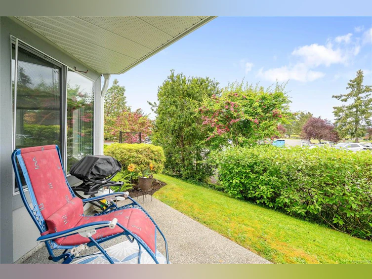 101-10431 Resthaven Drive, Sidney, BC, V8L 3H6 - 4
