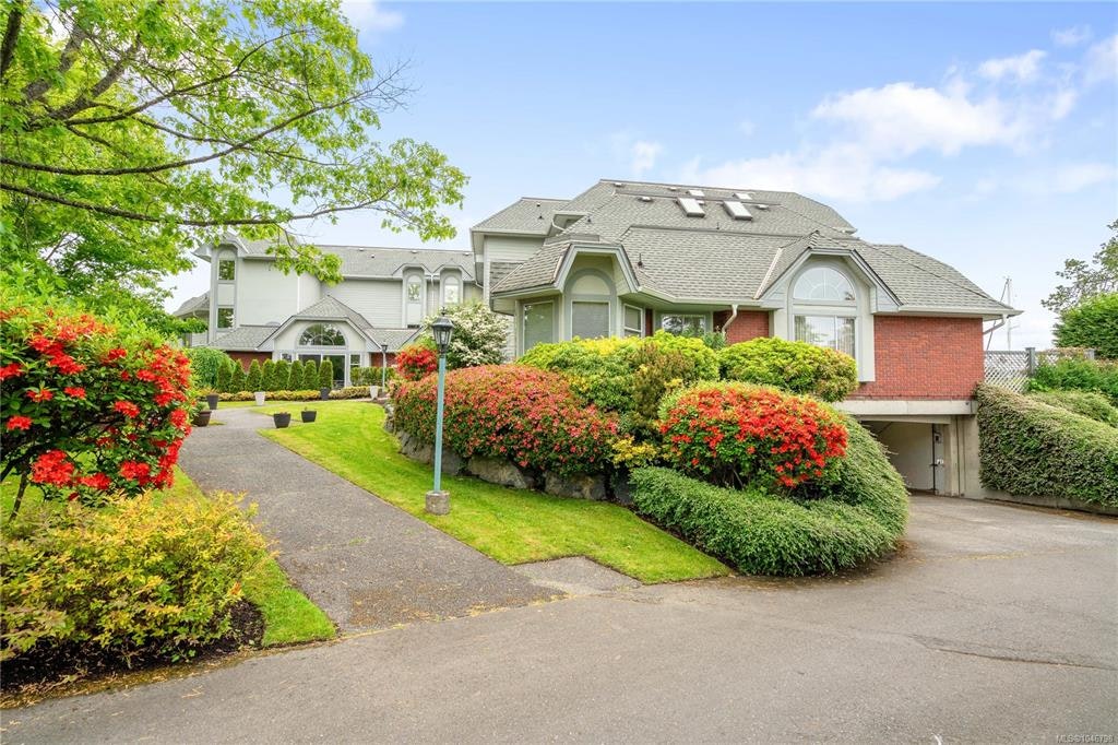 101-10431 Resthaven Drive, Sidney, BC, V8L 3H6 - 14