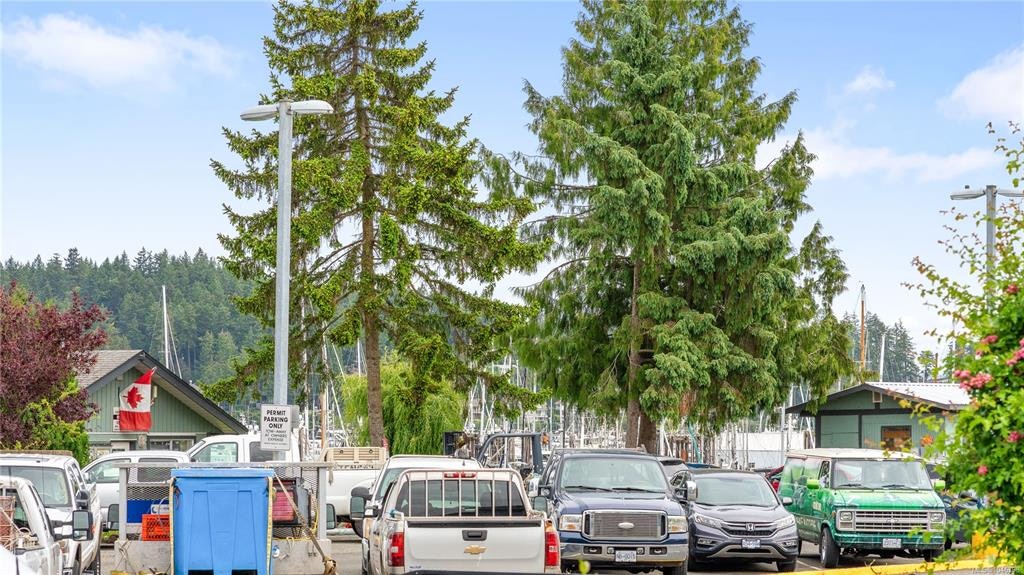 101-10431 Resthaven Drive, Sidney, BC, V8L 3H6 - 10