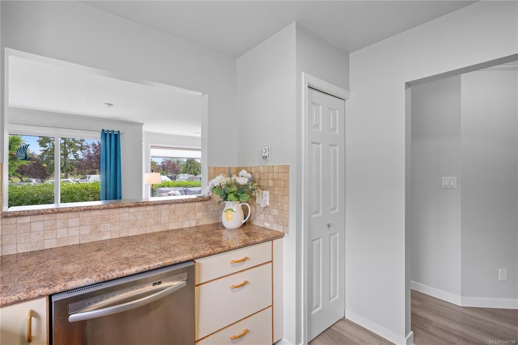 101-10431 Resthaven Drive, Sidney, BC, V8L 3H6 - 17