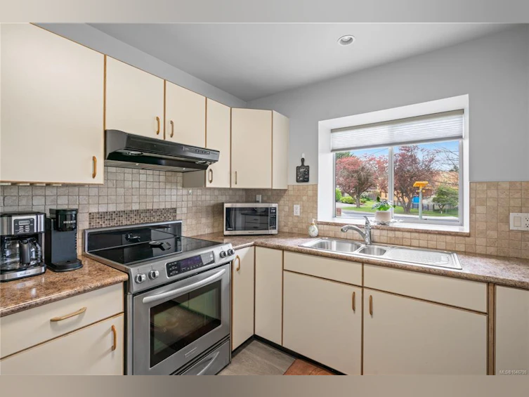 101-10431 Resthaven Drive, Sidney, BC, V8L 3H6 - 42