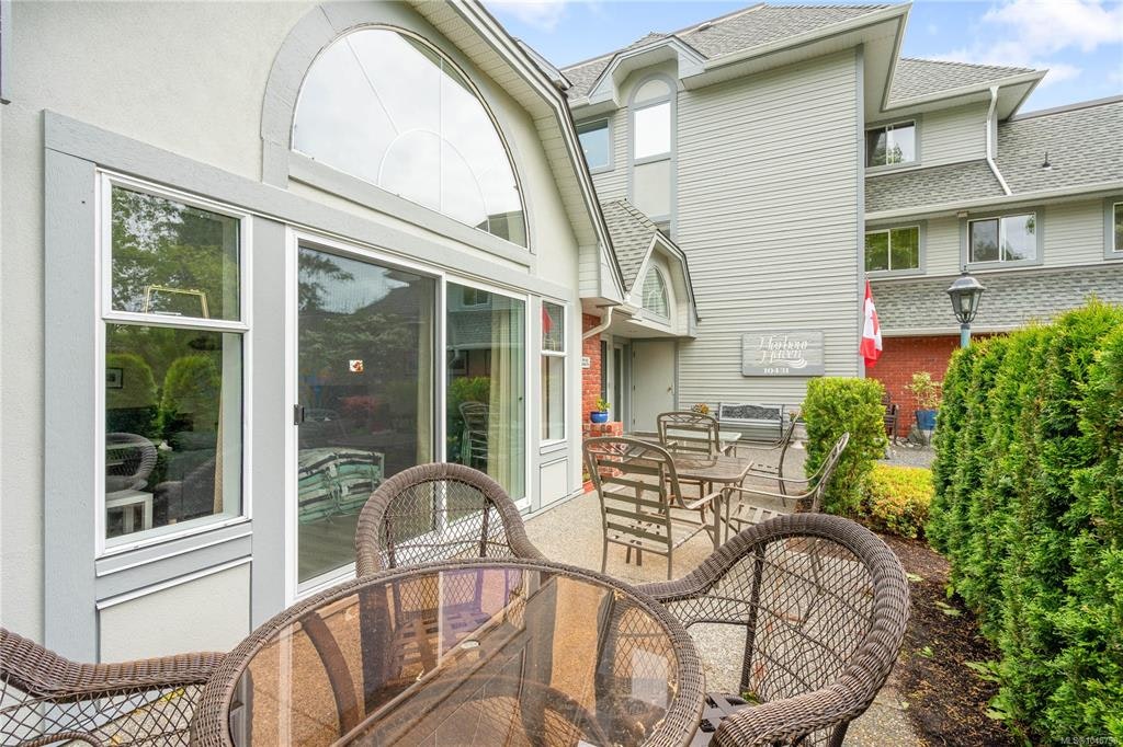 101-10431 Resthaven Drive, Sidney, BC, V8L 3H6 - 11