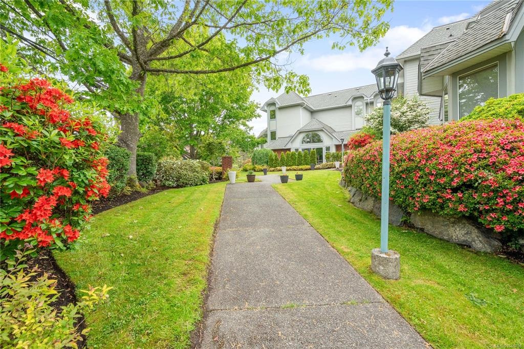 101-10431 Resthaven Drive, Sidney, BC, V8L 3H6 - 15