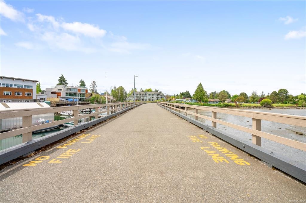 101-10431 Resthaven Drive, Sidney, BC, V8L 3H6 - 26