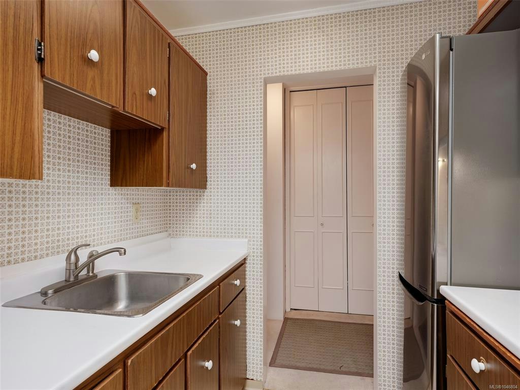 401-964 Heywood Avenue, Victoria, BC, V8V 2Y5 - 9