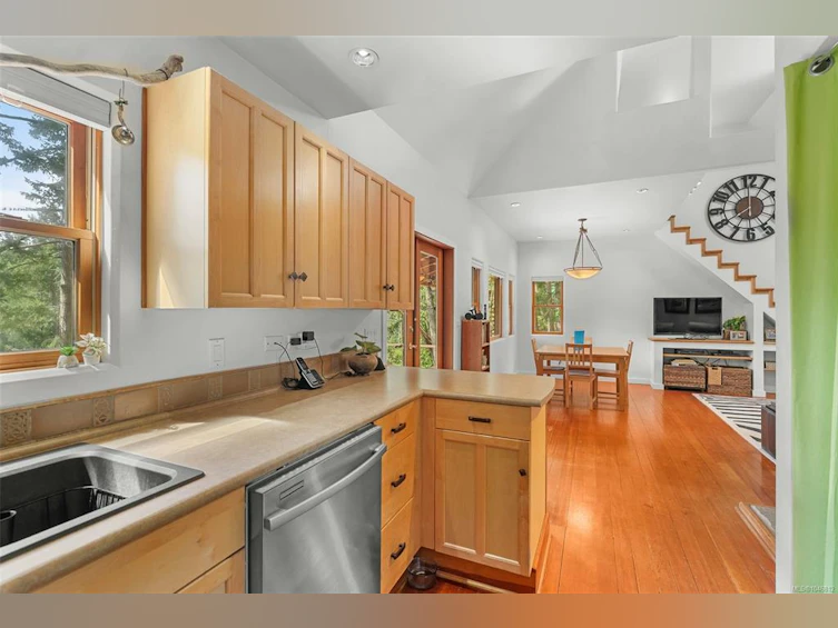 231 Halibut Hill Road, Mudge Island, BC, V0R 1X6 - 14