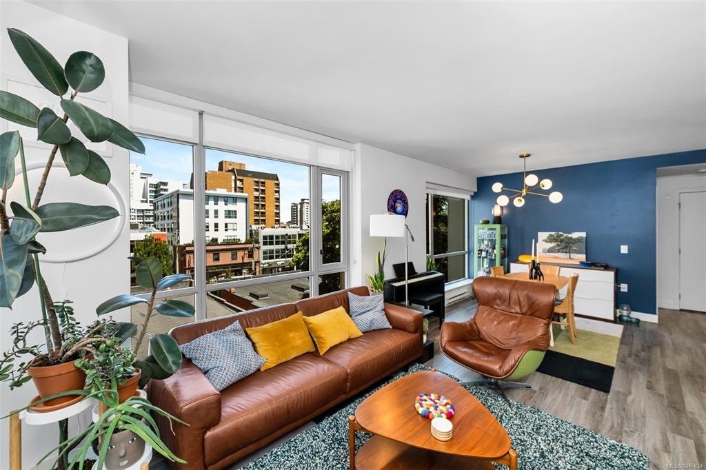 402-838 Broughton Street, Victoria, BC, V8W 1E4