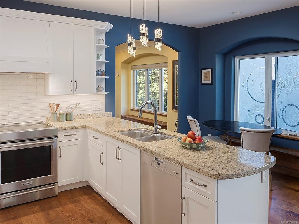 2018 Romney Road, Victoria, BC, V8S 4J7 - 14