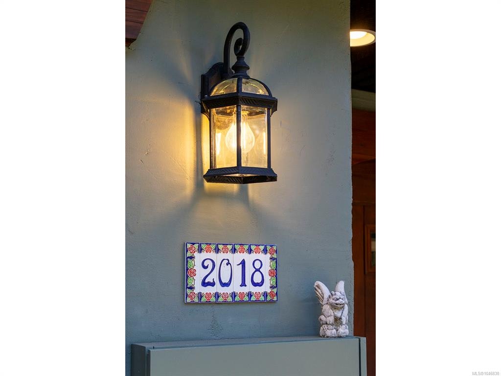 2018 Romney Road, Victoria, BC, V8S 4J7 - 5