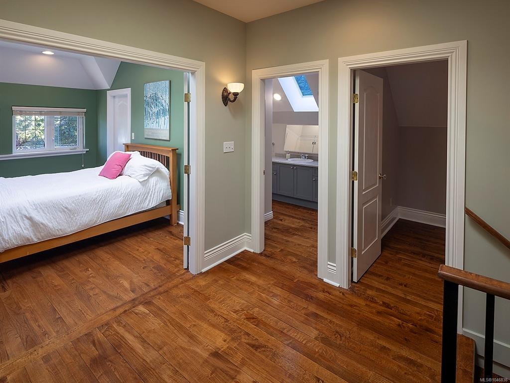 2018 Romney Road, Victoria, BC, V8S 4J7 - 25