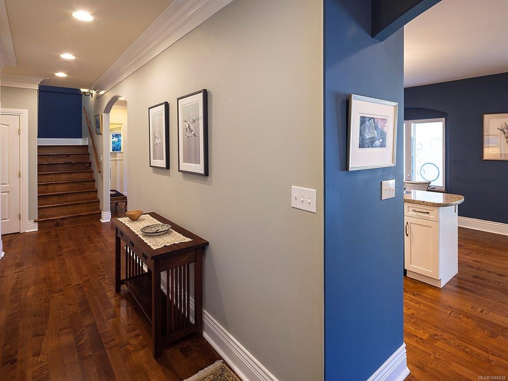 2018 Romney Road, Victoria, BC, V8S 4J7 - 7