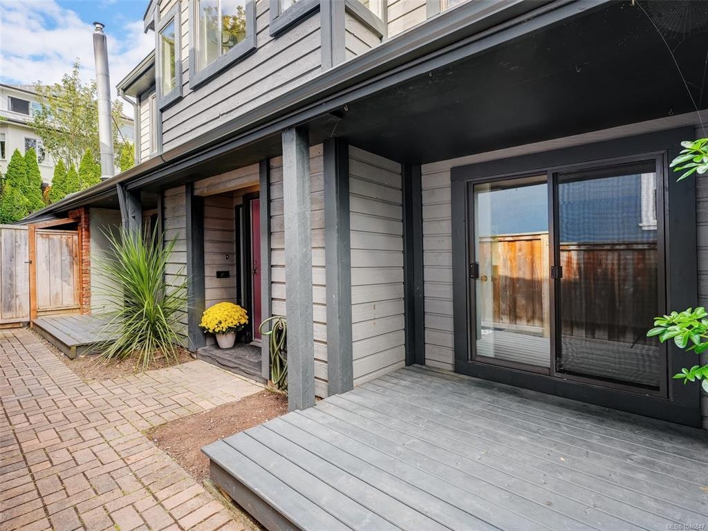 111 Michigan Street, Victoria, BC, V8V 1R2