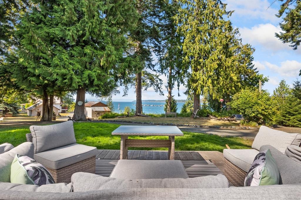 6249/6259 S Island Highway, Union Bay, BC, V0R 3B0