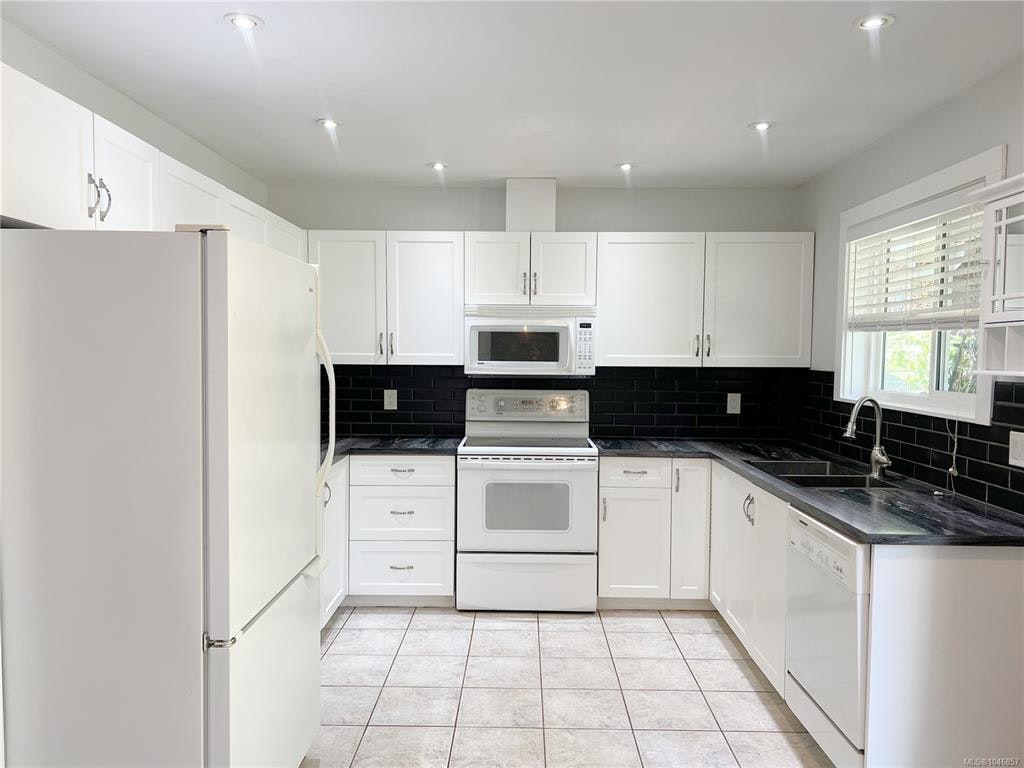 492 Cedar Crescent - 4