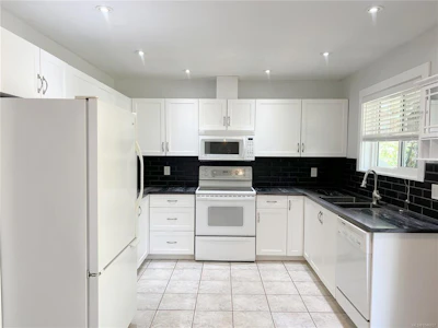 492 Cedar Crescent - 4