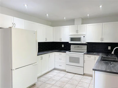 492 Cedar Crescent - 3