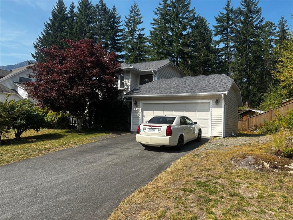 492 Cedar Crescent - 2