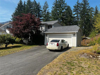 492 Cedar Crescent - 2