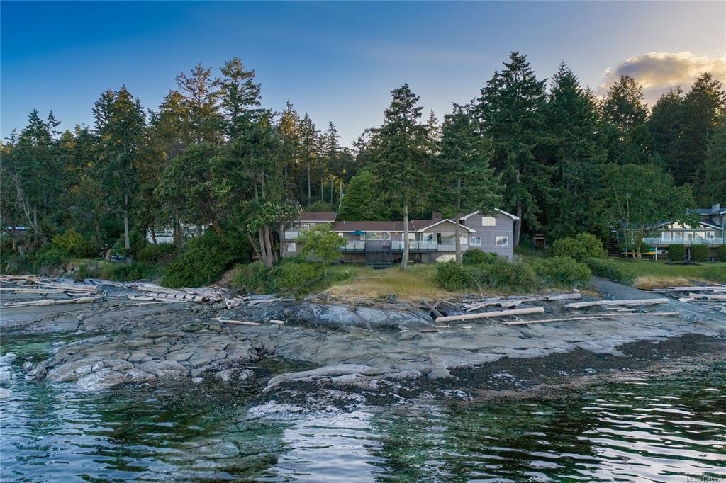 2858 Twin Oaks Drive, Nanaimo, BC, V9G 1C7 - 3