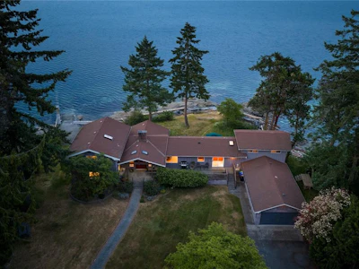 2858 Twin Oaks Drive - 2