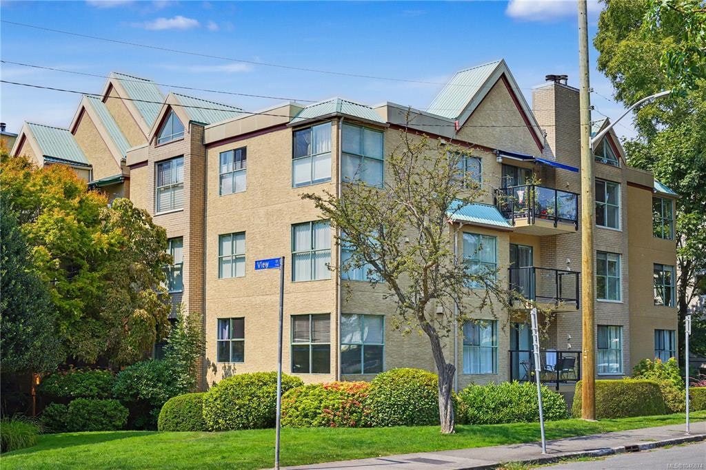 303-1190 View Street, Victoria, BC, V8V 5J2