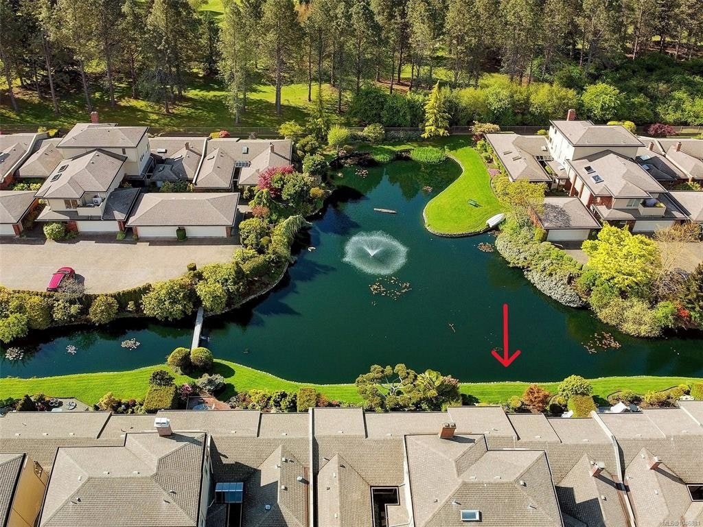 125-2345 Cedar Hill Cross Road, Oak Bay, BC, V8P 5M8