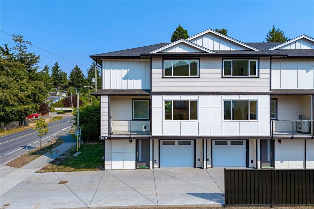 1-1559 Ash Road, Saanich, BC, V8N 2S9