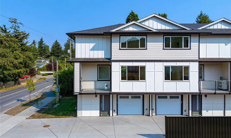 1-1559 Ash Road