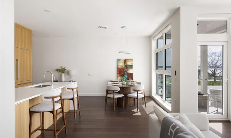206-9570 Fifth Street
