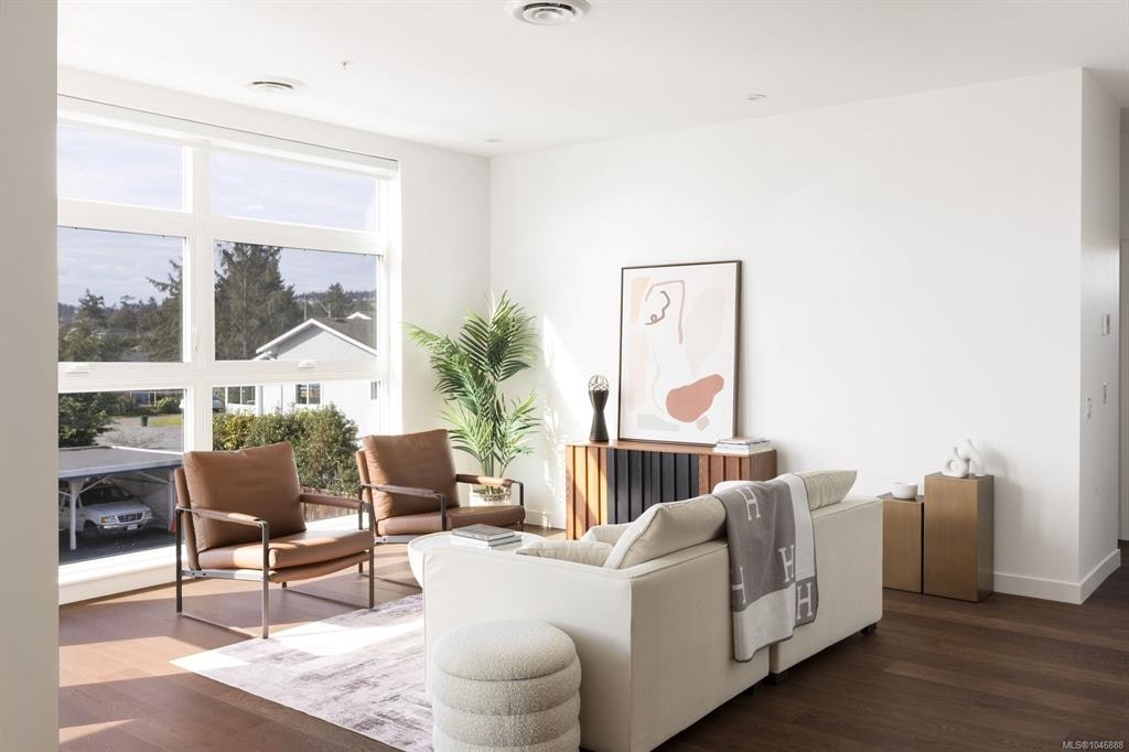 206-9570 Fifth Street - 4