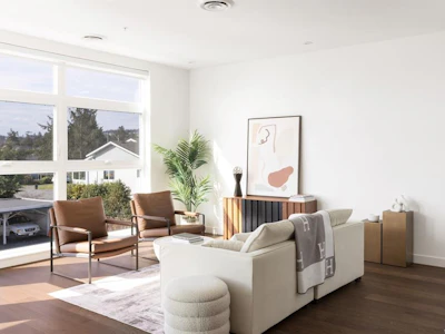 206-9570 Fifth Street - 4
