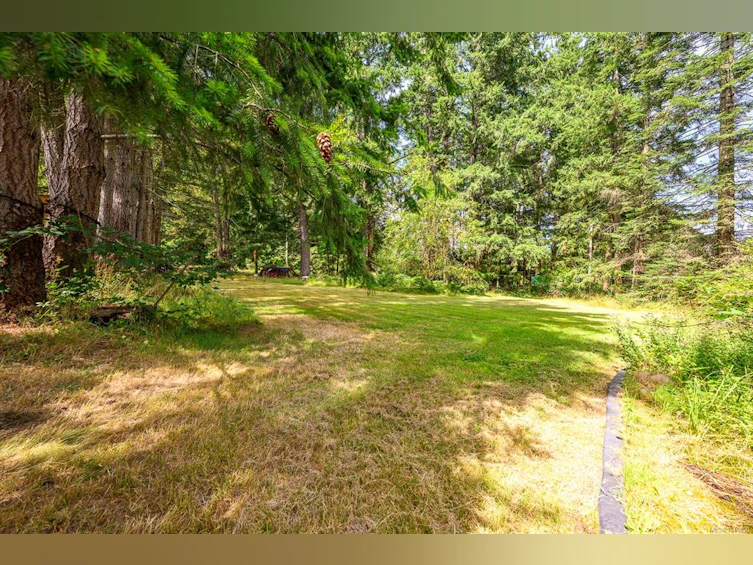 8808 N Island Highway, Black Creek, BC, V9J 1K5 - 6