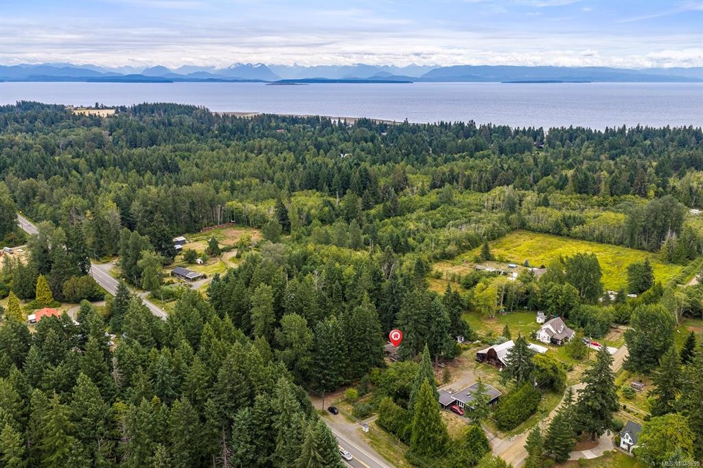 8808 N Island Highway, Black Creek, BC, V9J 1K5 - 37