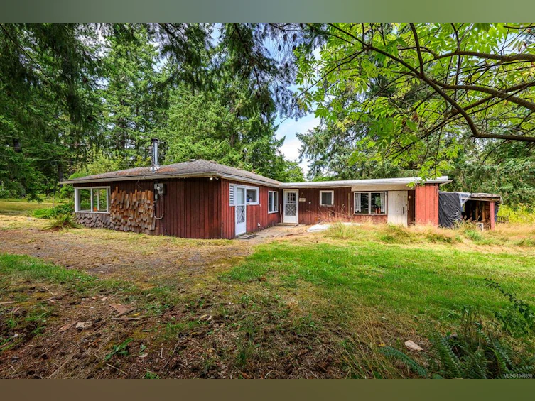 8808 N Island Highway, Black Creek, BC, V9J 1K5 - 23