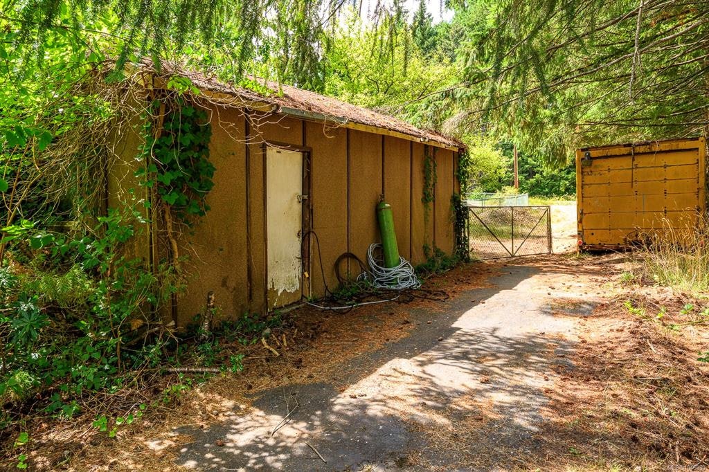 8808 N Island Highway, Black Creek, BC, V9J 1K5 - 31