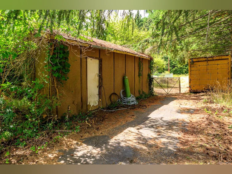 8808 N Island Highway, Black Creek, BC, V9J 1K5 - 31