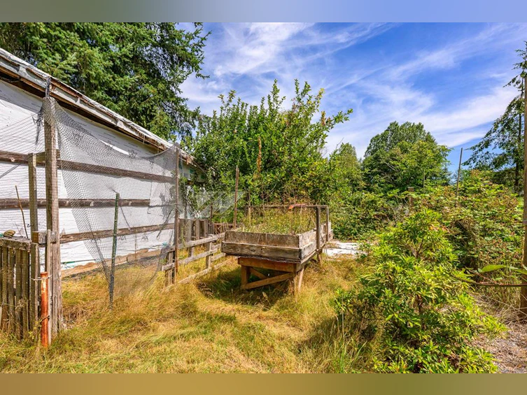 8808 N Island Highway, Black Creek, BC, V9J 1K5 - 26
