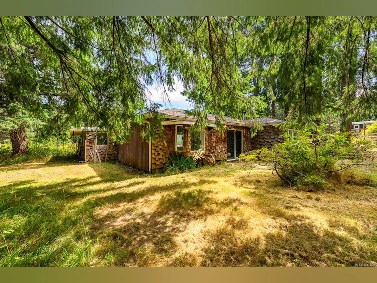 8808 N Island Highway, Black Creek, BC, V9J 1K5 - 15