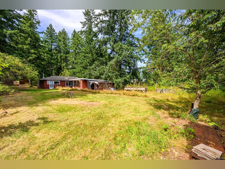 8808 N Island Highway, Black Creek, BC, V9J 1K5 - 25