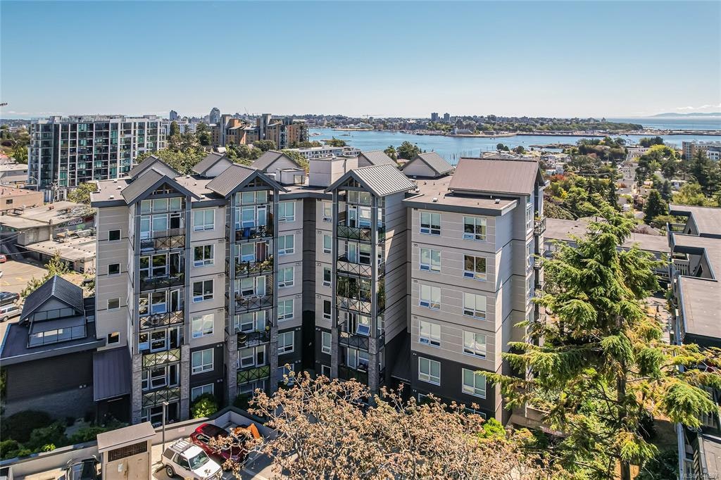 502-924 Esquimalt Road, Esquimalt, BC, V9A 3P2