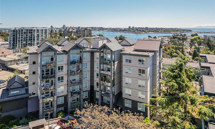 502-924 Esquimalt Road
