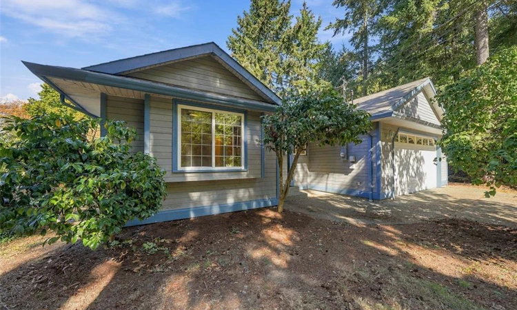 821 Shorewood Drive