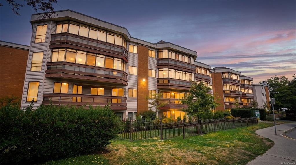 201-1560 Hillside Avenue, Victoria, BC, V8T 5B8