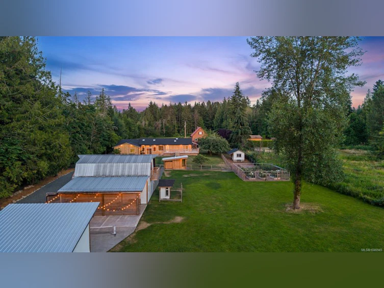 2925 Baird Road, Cumberland, BC, V9N 9N6 - 82