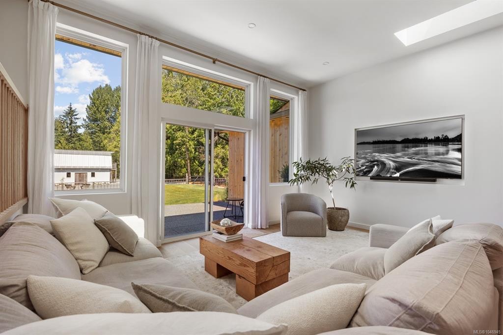 2925 Baird Road, Cumberland, BC, V9N 9N6 - 8